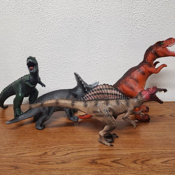 Toy Figures - Dinosaurs - Lot of 4 - Sizes 8", 12", 14" and 15" - Picture 6 of 10